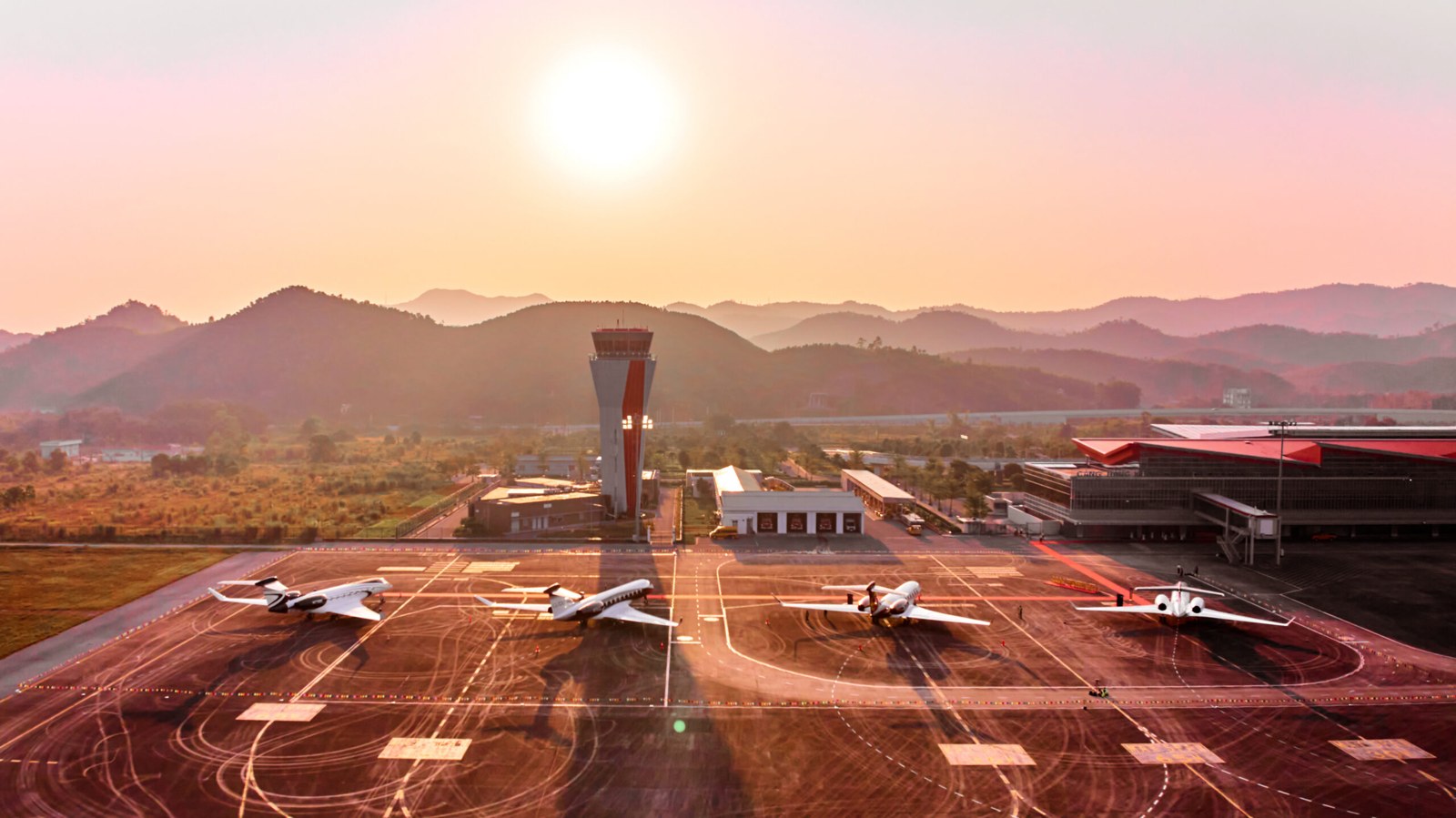 Aircraft on the apron at Van Don International Airport